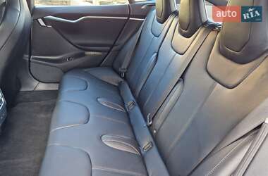 Лифтбек Tesla Model S 2017 в Виннице
