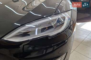 Лифтбек Tesla Model S 2017 в Виннице