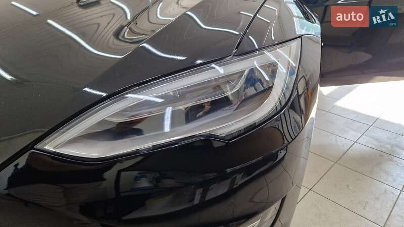 Ліфтбек Tesla Model S 2017 в Вінниці