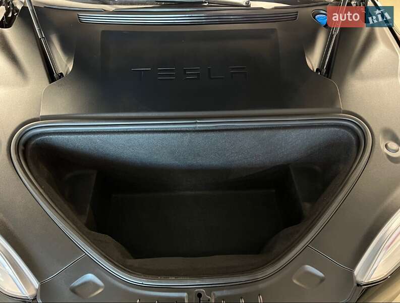 Лифтбек Tesla Model S 2019 в Одессе