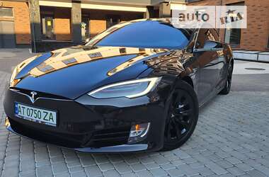 Лифтбек Tesla Model S 2016 в Коломые