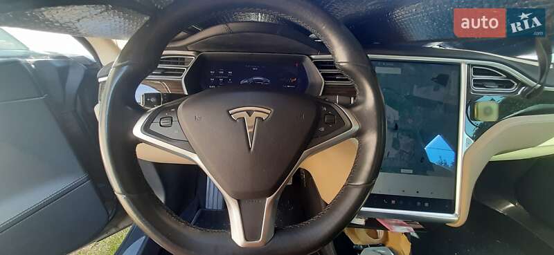 Лифтбек Tesla Model S 2014 в Тернополе фото 45 Лифтбек Tesla Model S 2014 в Тернополе