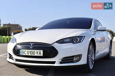 Лифтбек Tesla Model S 2014 в 