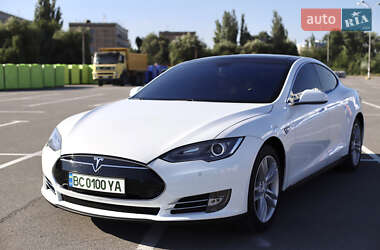Лифтбек Tesla Model S 2014 в 