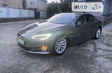 Лифтбек Tesla Model S 2016 в Ивано-Франковске