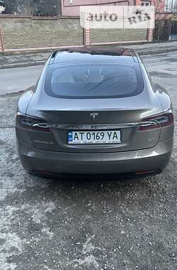 Лифтбек Tesla Model S 2016 в Ивано-Франковске