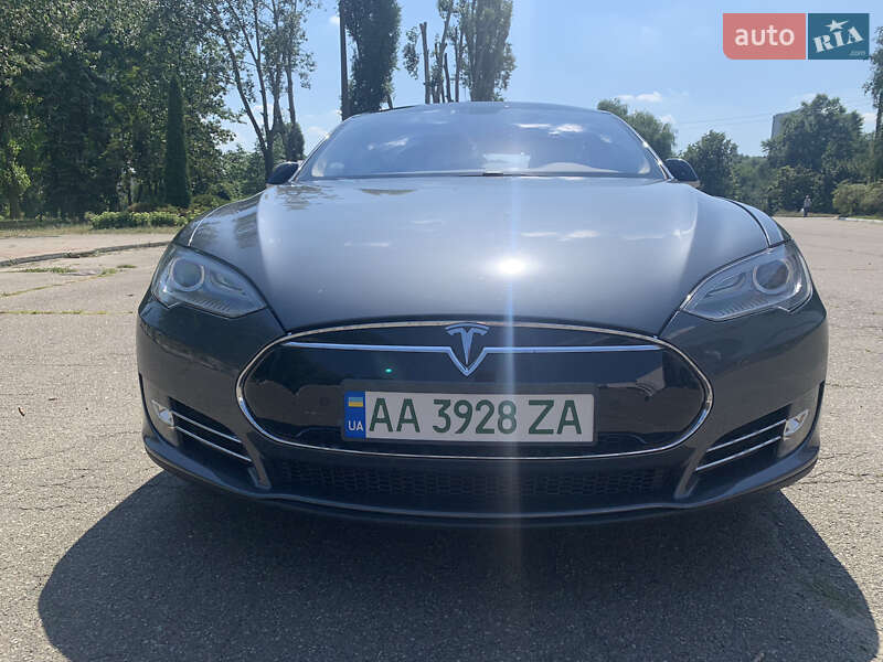 Ліфтбек Tesla Model S 2013 в Києві