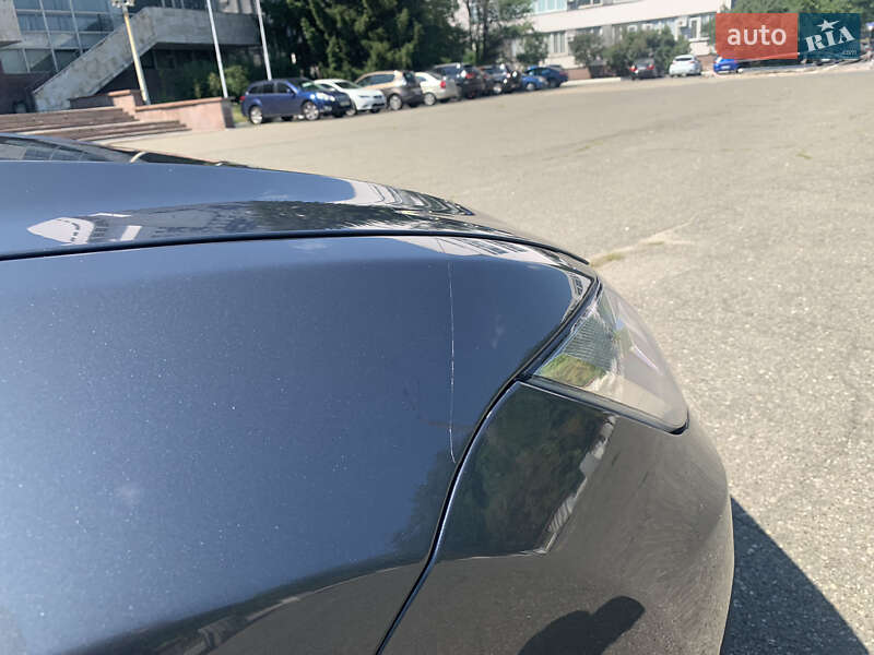 Ліфтбек Tesla Model S 2013 в Києві