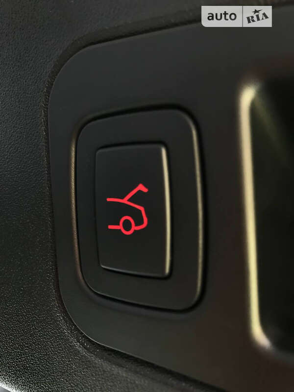 Ліфтбек Tesla Model S 2017 в Вінниці