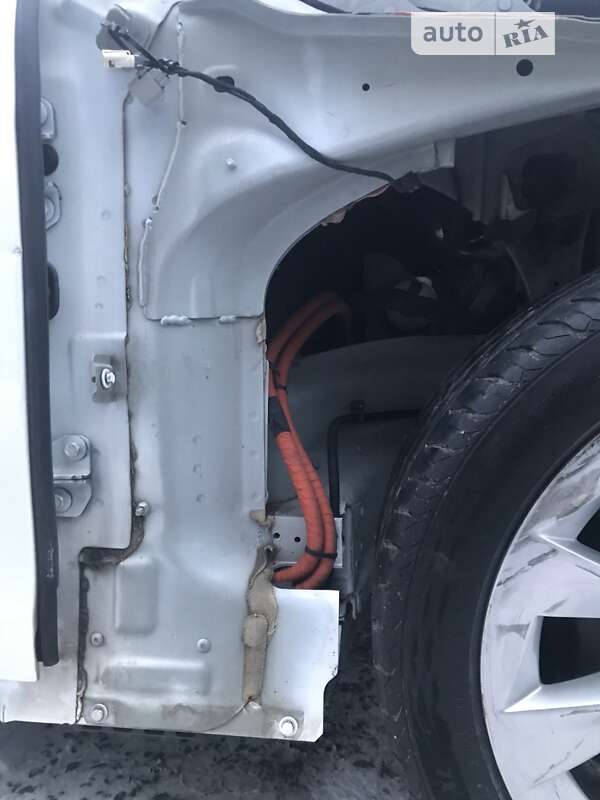 Ліфтбек Tesla Model S 2017 в Вінниці