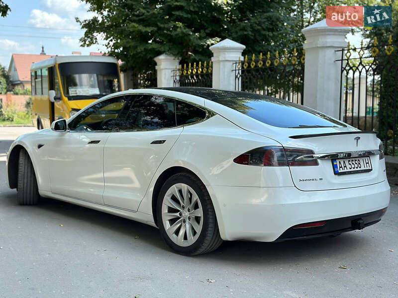 Лифтбек Tesla Model S 2017 в Каменец-Подольском