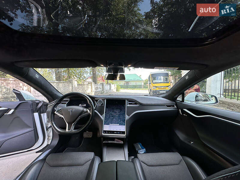 Лифтбек Tesla Model S 2017 в Каменец-Подольском