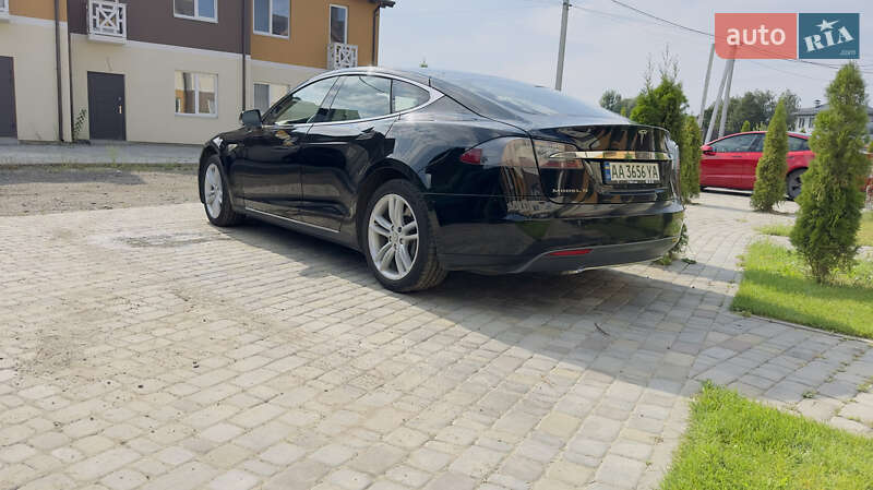 Лифтбек Tesla Model S 2013 в Киеве