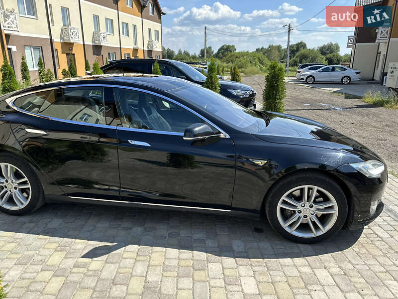 Лифтбек Tesla Model S 2013 в Киеве