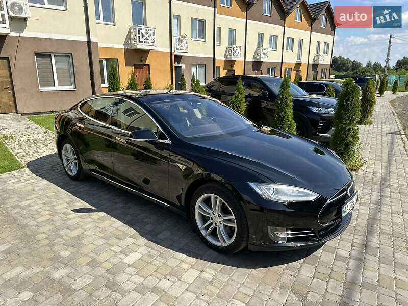 Лифтбек Tesla Model S 2013 в Киеве
