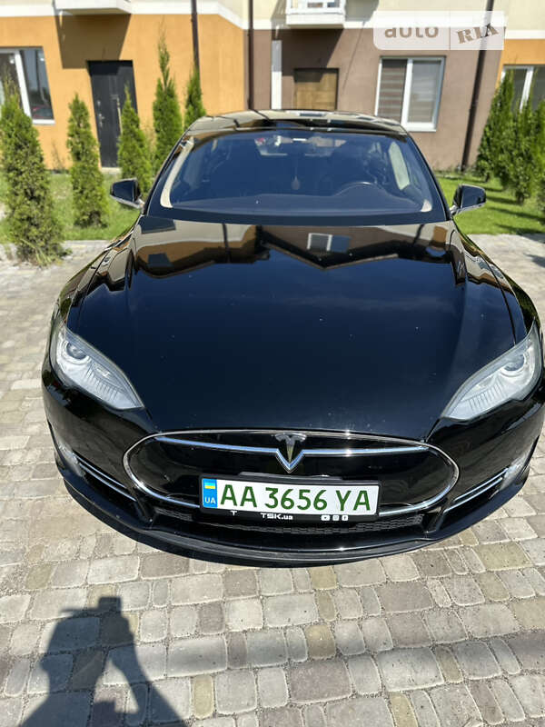 Лифтбек Tesla Model S 2013 в Киеве