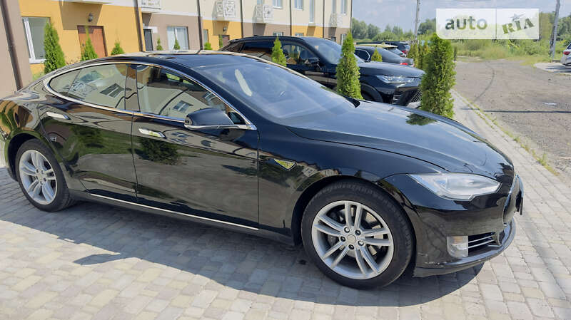 Лифтбек Tesla Model S 2013 в Киеве