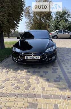 Лифтбек Tesla Model S 2015 в Глобине