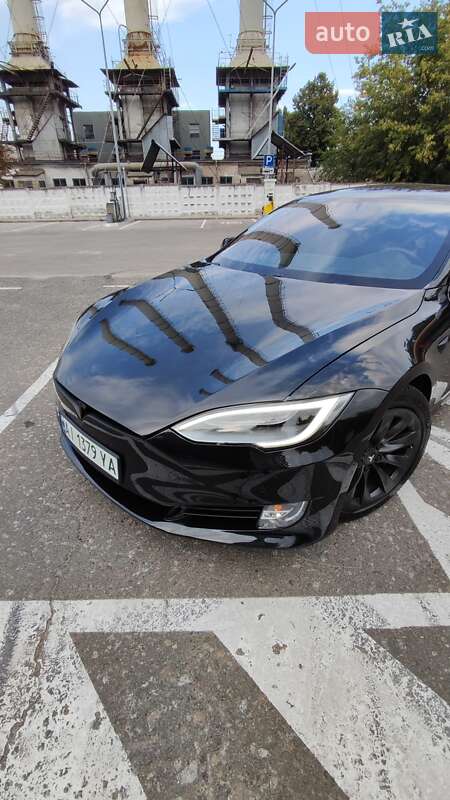 Ліфтбек Tesla Model S 2017 в Києві