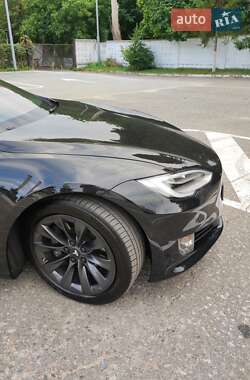 Лифтбек Tesla Model S 2017 в Киеве