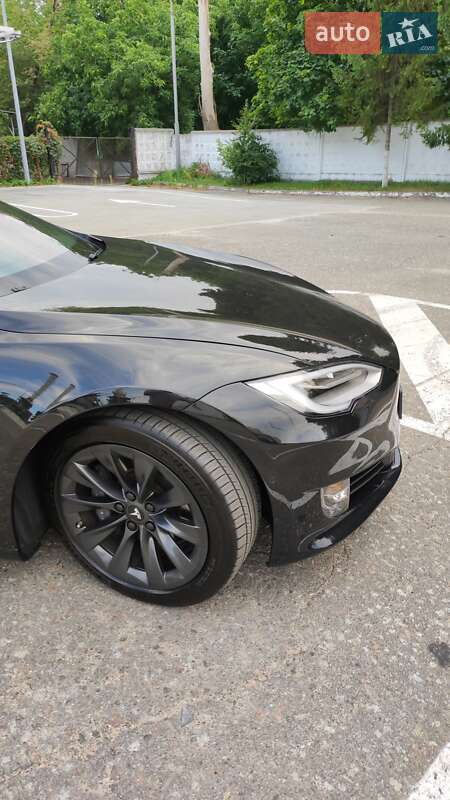 Ліфтбек Tesla Model S 2017 в Києві