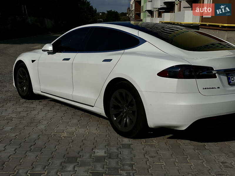 Лифтбек Tesla Model S 2018 в Полтаве
