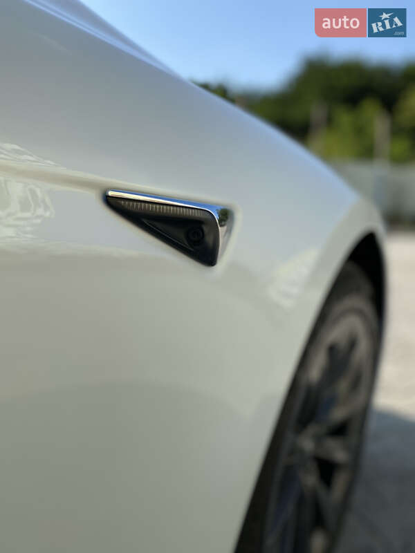 Лифтбек Tesla Model S 2018 в Полтаве