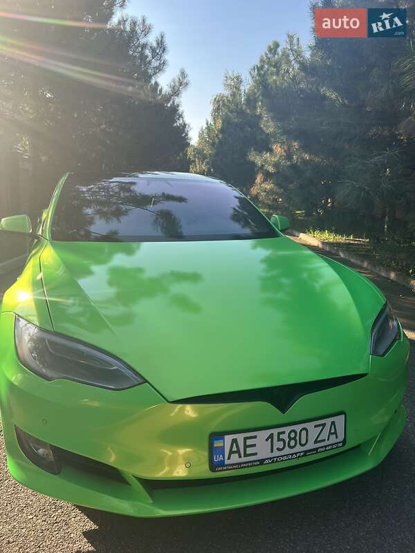 Лифтбек Tesla Model S 2019 в Днепре
