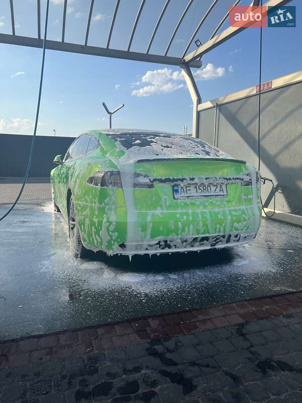 Лифтбек Tesla Model S 2019 в Днепре