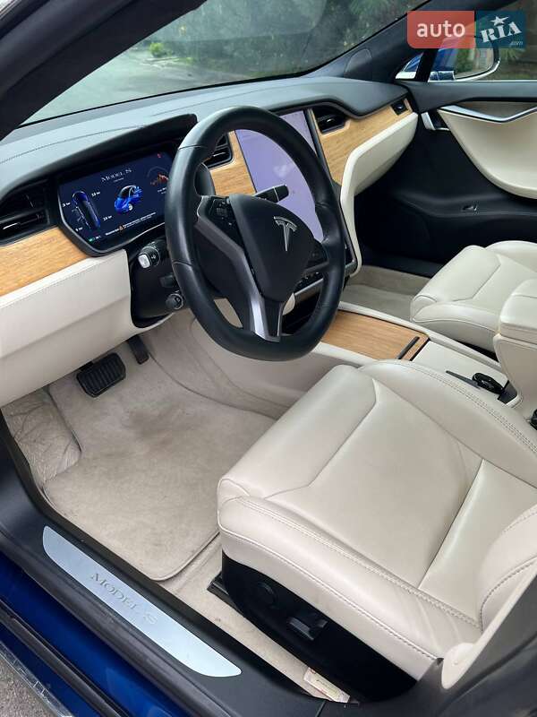 Лифтбек Tesla Model S 2019 в Днепре