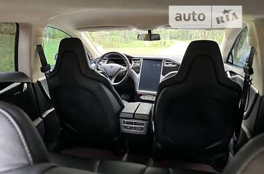 Лифтбек Tesla Model S 2013 в 