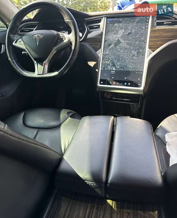 Лифтбек Tesla Model S 2015 в Харькове