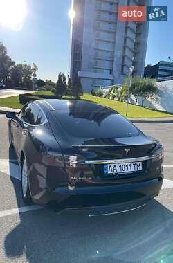 Ліфтбек Tesla Model S 2015 в Києві