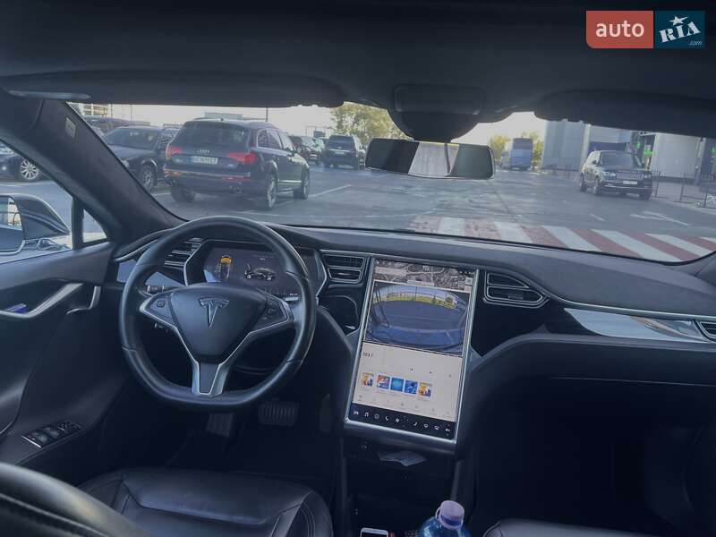 Лифтбек Tesla Model S 2015 в Киеве