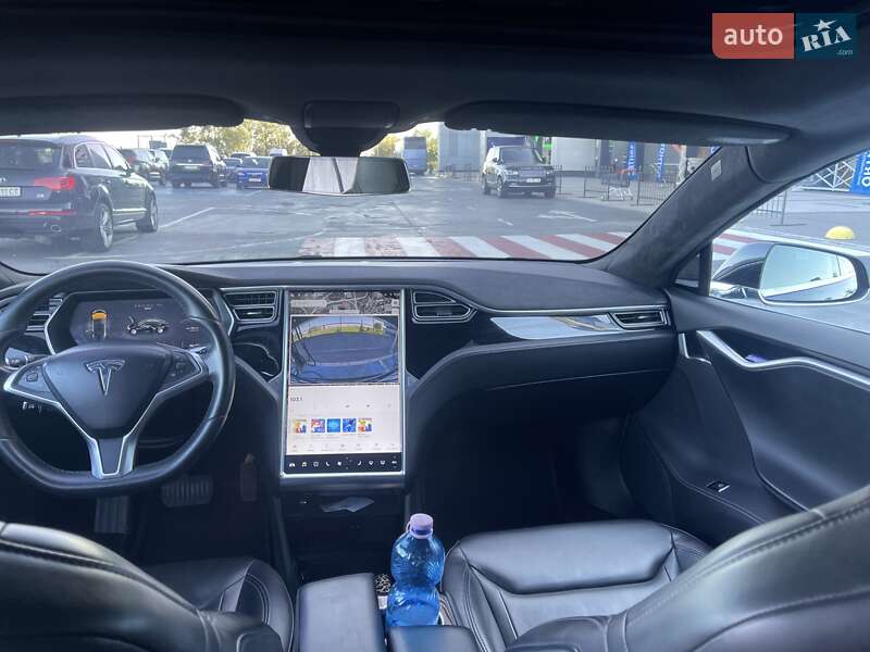 Лифтбек Tesla Model S 2015 в Киеве