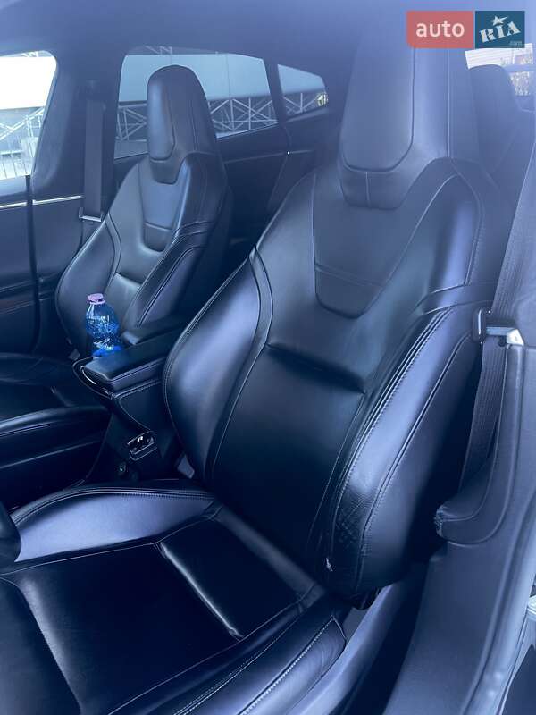 Лифтбек Tesla Model S 2015 в Киеве