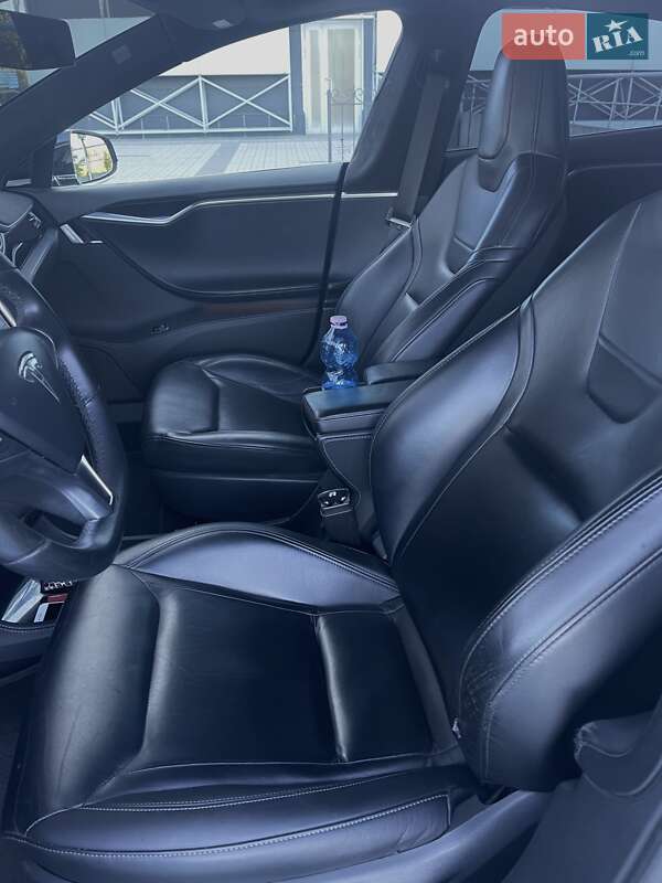 Лифтбек Tesla Model S 2015 в Киеве