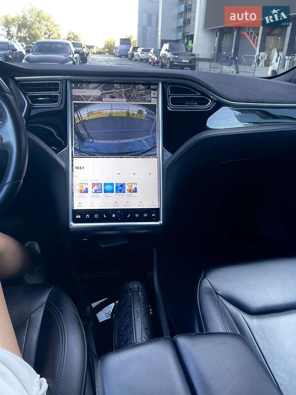 Лифтбек Tesla Model S 2015 в Киеве