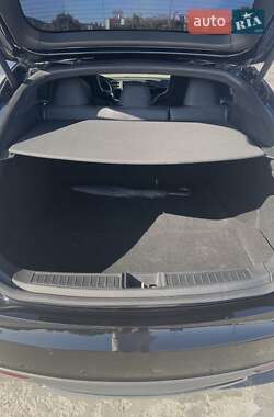 Ліфтбек Tesla Model S 2015 в Києві