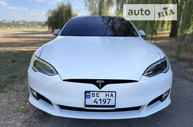 Ліфтбек Tesla Model S 2017 в Миколаєві