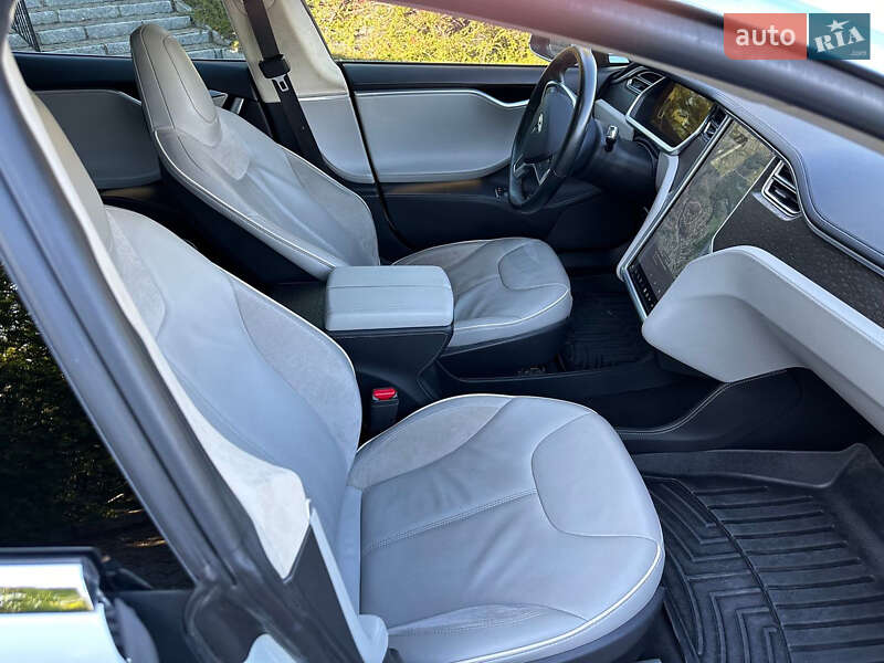 Лифтбек Tesla Model S 2014 в Киеве