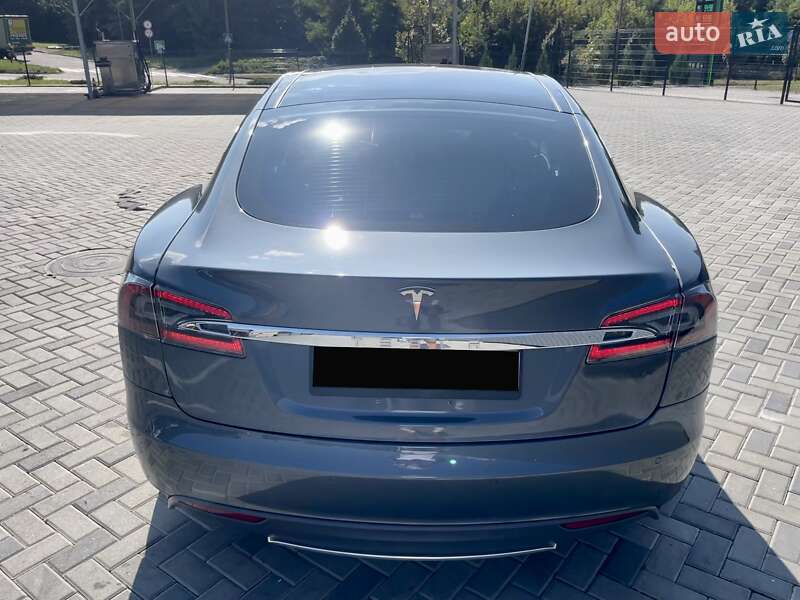 Лифтбек Tesla Model S 2013 в Полтаве