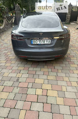 Лифтбек Tesla Model S 2014 в 