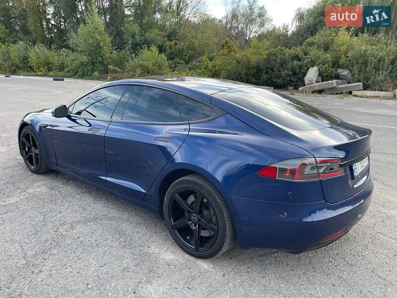 Лифтбек Tesla Model S 2017 в Полтаве