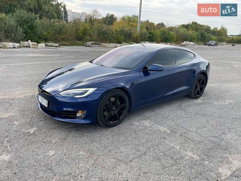 Лифтбек Tesla Model S 2017 в Полтаве фото 3 Лифтбек Tesla Model S 2017 в Полтаве