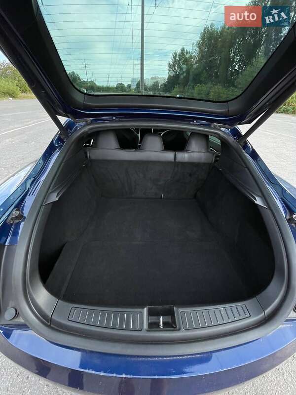 Лифтбек Tesla Model S 2017 в Полтаве фото 16 Лифтбек Tesla Model S 2017 в Полтаве