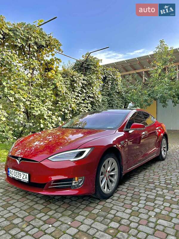 Лифтбек Tesla Model S 2019 в Ужгороде фото Лифтбек Tesla Model S 2019 в Ужгороде