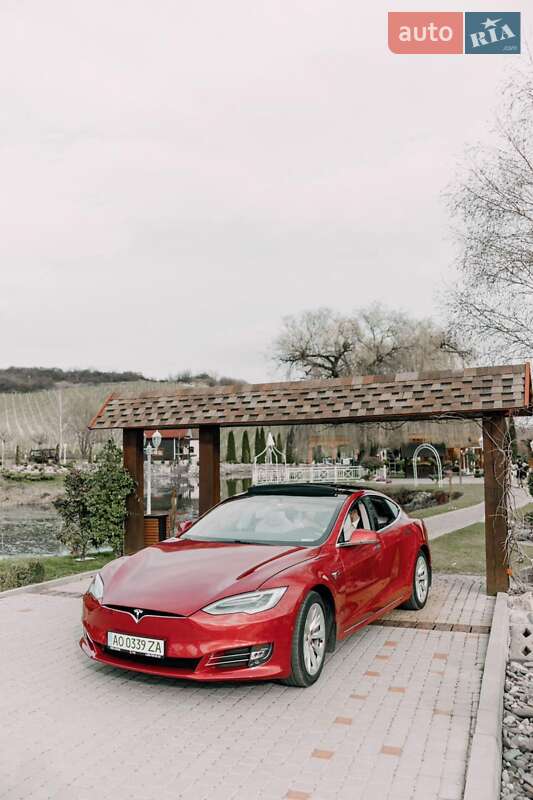 Лифтбек Tesla Model S 2019 в Ужгороде фото 4 Лифтбек Tesla Model S 2019 в Ужгороде