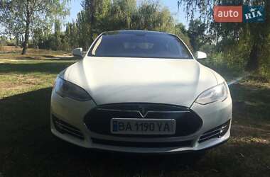 Лифтбек Tesla Model S 2014 в 