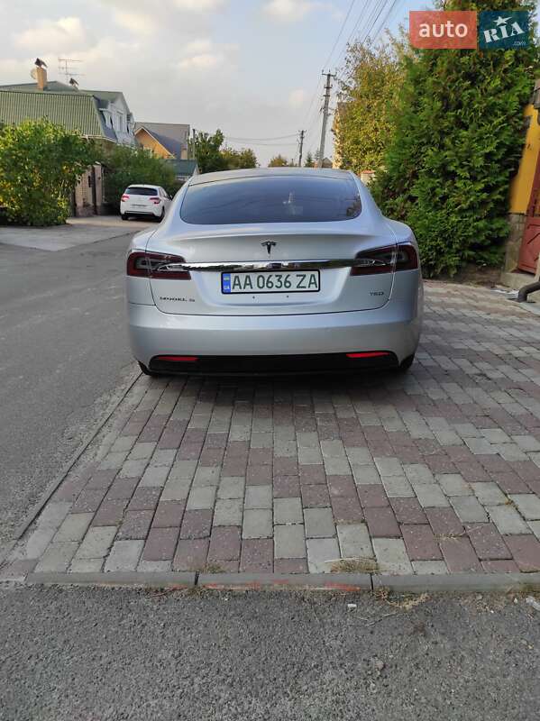 Ліфтбек Tesla Model S 2018 в Києві